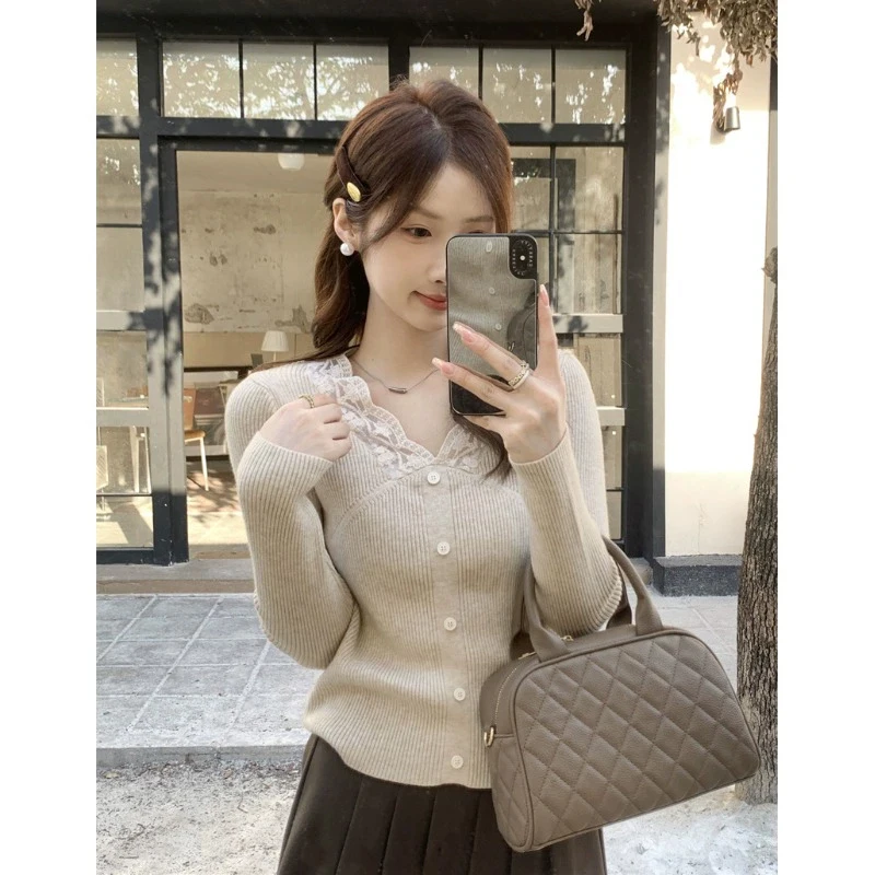 

Женский облегающий вязаный свитер на весну, новинка, модный топ с V-образным вырезом на одной пуговице, кружевной, трендовый базовый слой в корейском стиле