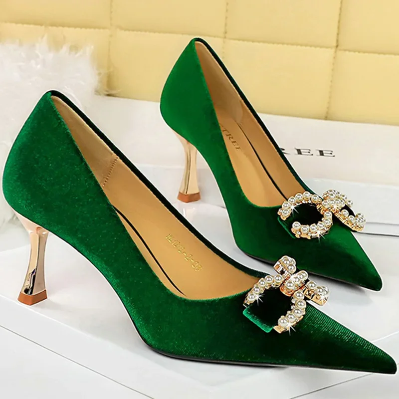 Designer Women Green Pink Heels Prom Pumps Lady Velvet Pointed Toe 7cm Thin High Heels Replica Brand Pearl Crystal Buckle Shoes