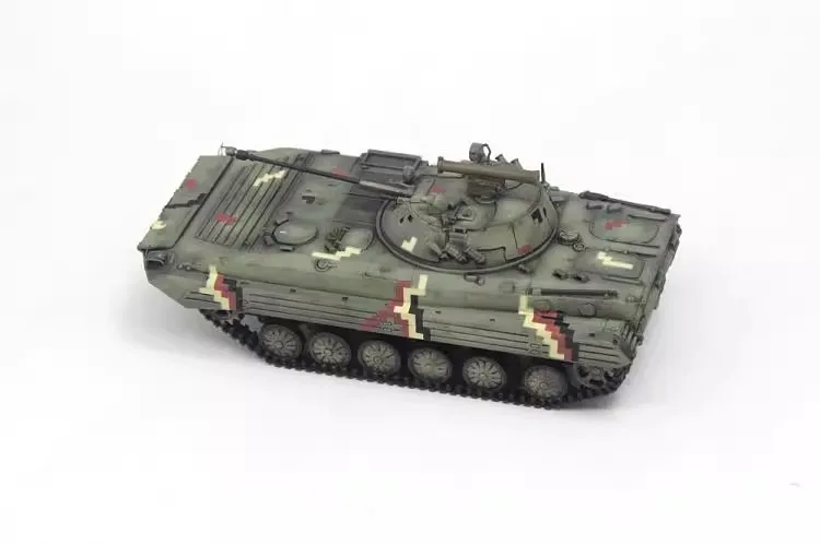 1/72 Ukrainian BMP2 Infantry Armored Vehicle Model  Finished product collection model