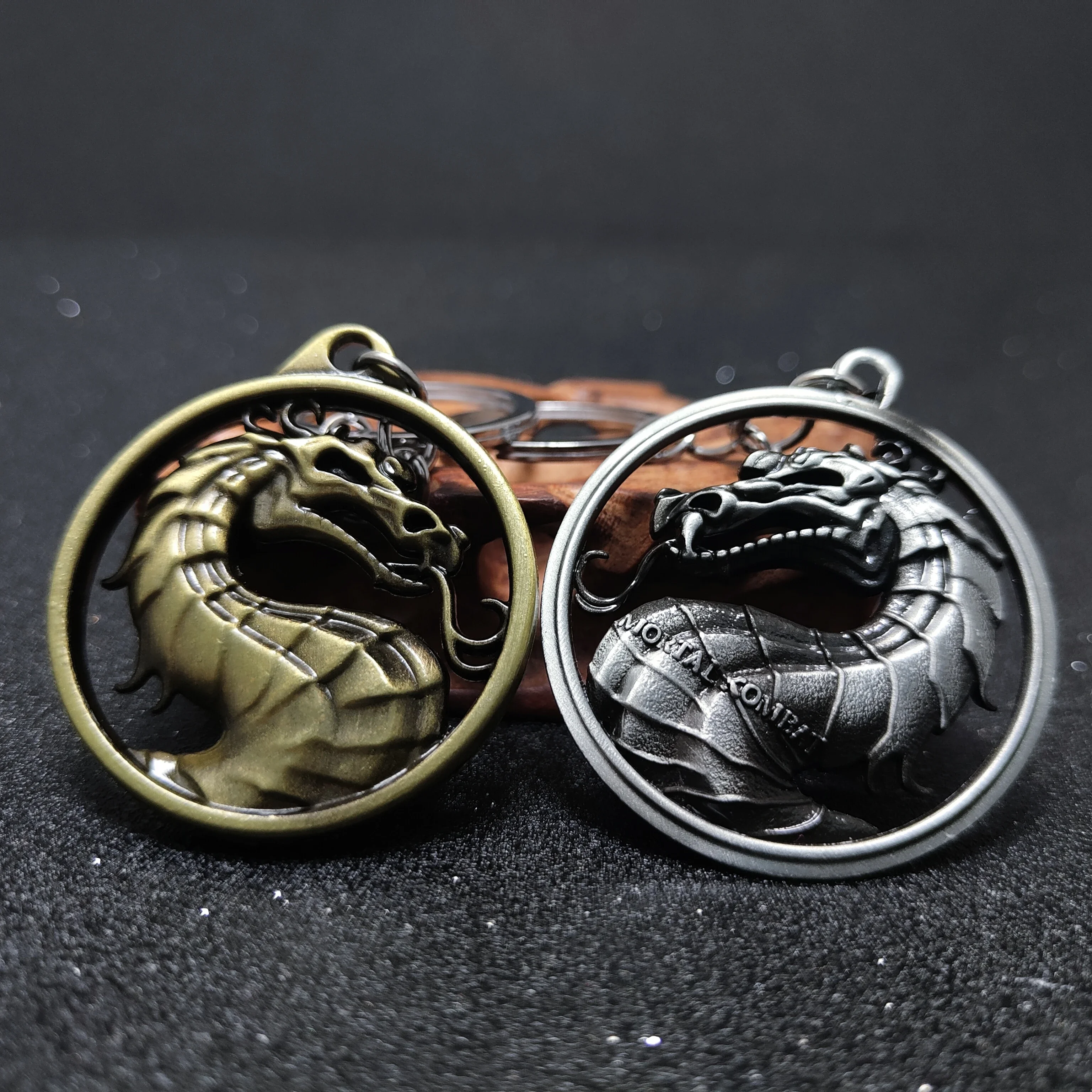 Fashion Vintage Game Mortal Kombat Keychain Dragon Totem Alloy Adornment Holder Gift for Men Car Key Accessories