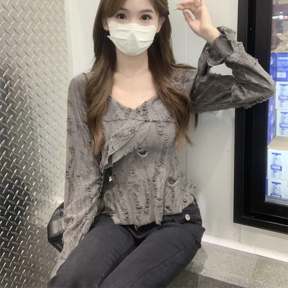 Рисунок 2 - Необычные футболки с рукавами-колокольчиками