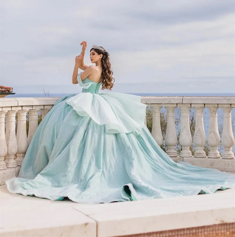 فساتين Quinceanera منتفخة من Charro Quinceanera ثوب حفلة قبالة الكتف سباركلي حلو 16 فساتين 15 Años المكسيكي حسب الطلب