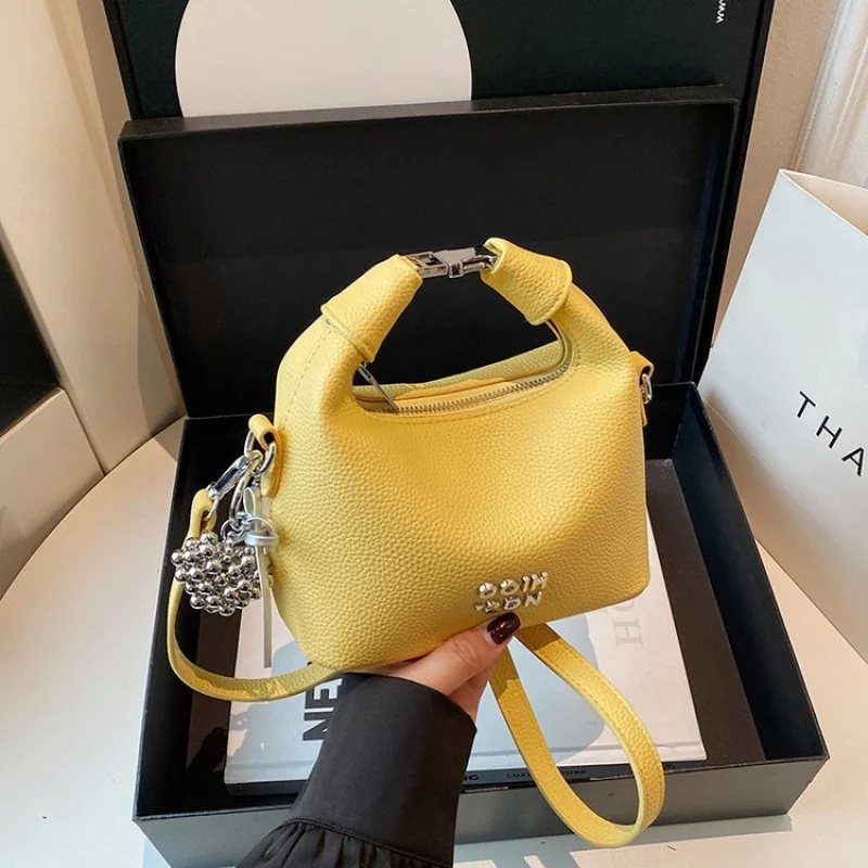 

Современная женская сумка Shearling с уютной текстурой и кожа премиум-класса для зимнего стиля