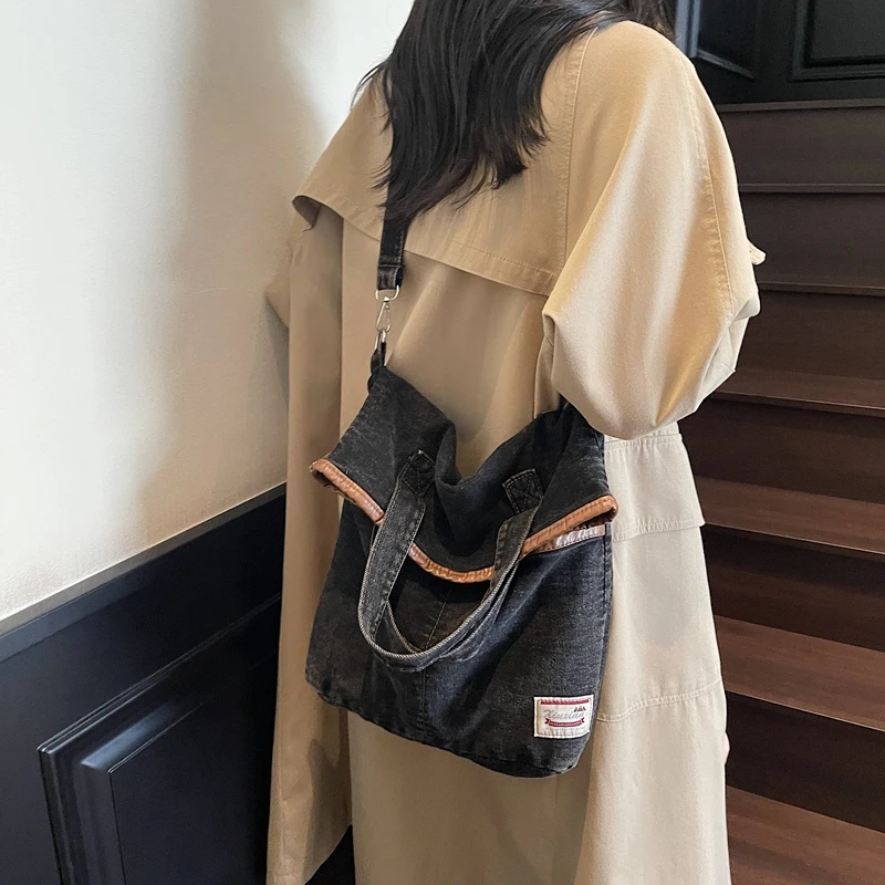 

Fashion Zipper Large Capacity Solid Color Denim Women's Crossbody Bags 2026 High Quality Simple Versatile Casual Shoulder Bags