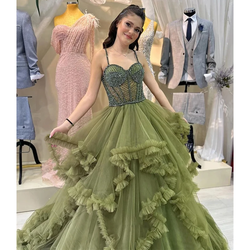 スパゲッティストラップ グリーン プロムドレス ラインストーン付き ボディス チュール ティアード フリル イブニングドレス Aライン フロアレングス パーティードレス