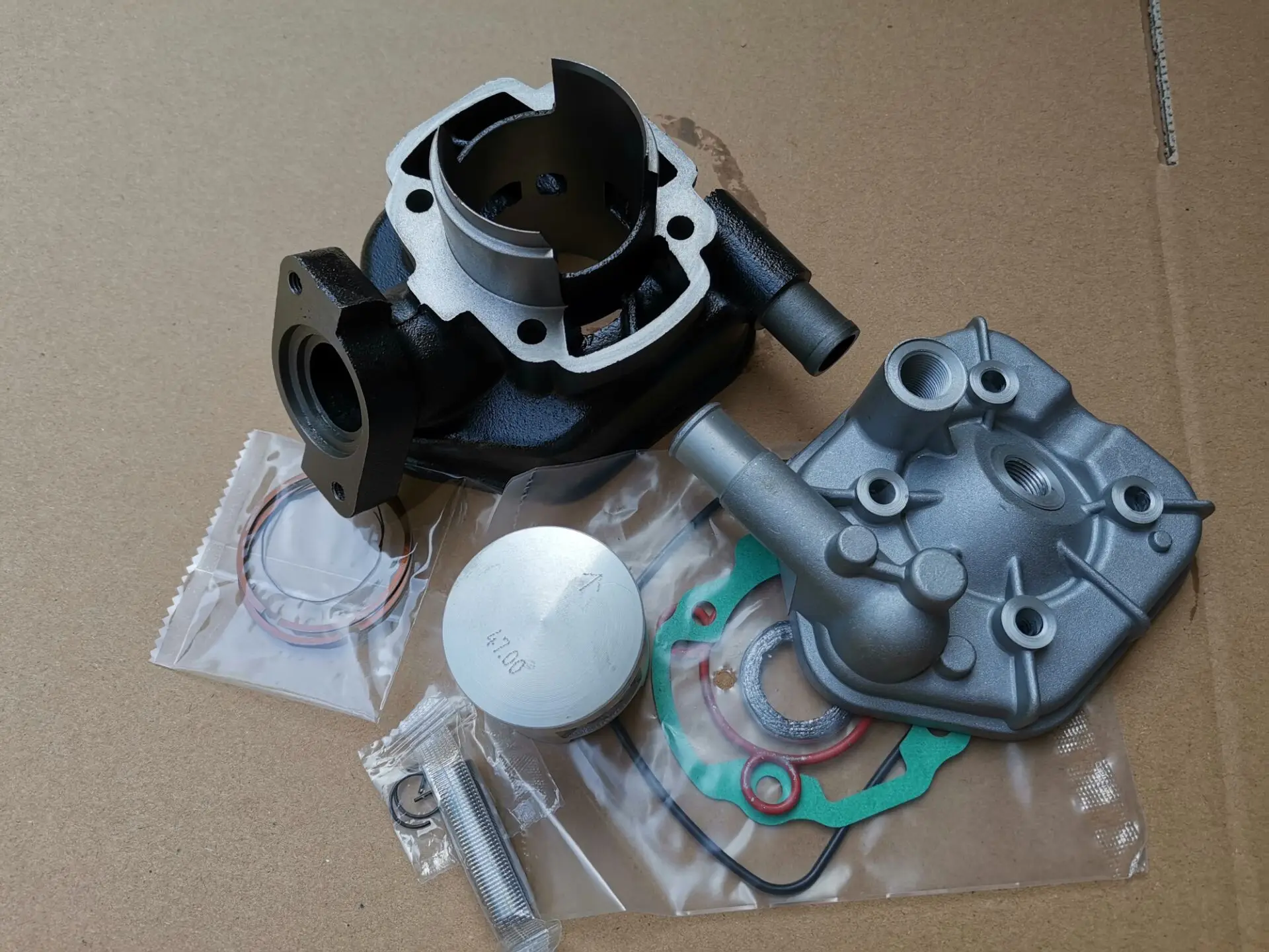 

Модифицированный цилиндр 47 мм с водяным охлаждением Цилиндр 47 мм, средний цилиндр в сборе