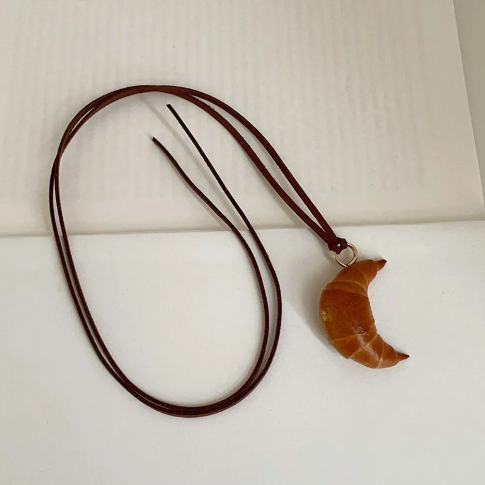 Collar con colgante de pan hecho a mano, comida de pan, agua alcalina, colgante versátil de moda, regalo, cadena de suéter de Donut bonita