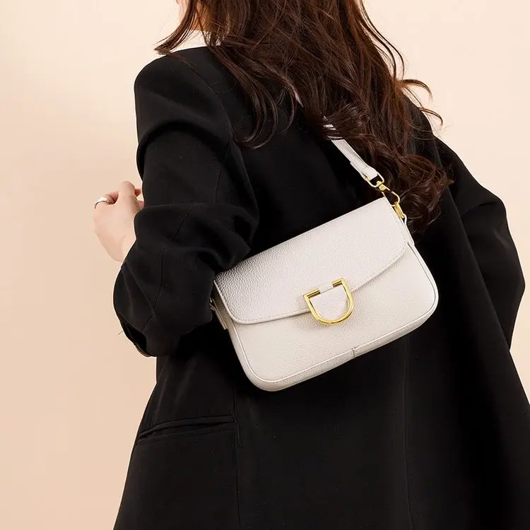 

Стильная дизайнерская сумка для подгузников в винтажном стиле для женщин, роскошная кожаная сумка-тоут большой вместимости, элегантная сумка через плечо в ретро-стиле.