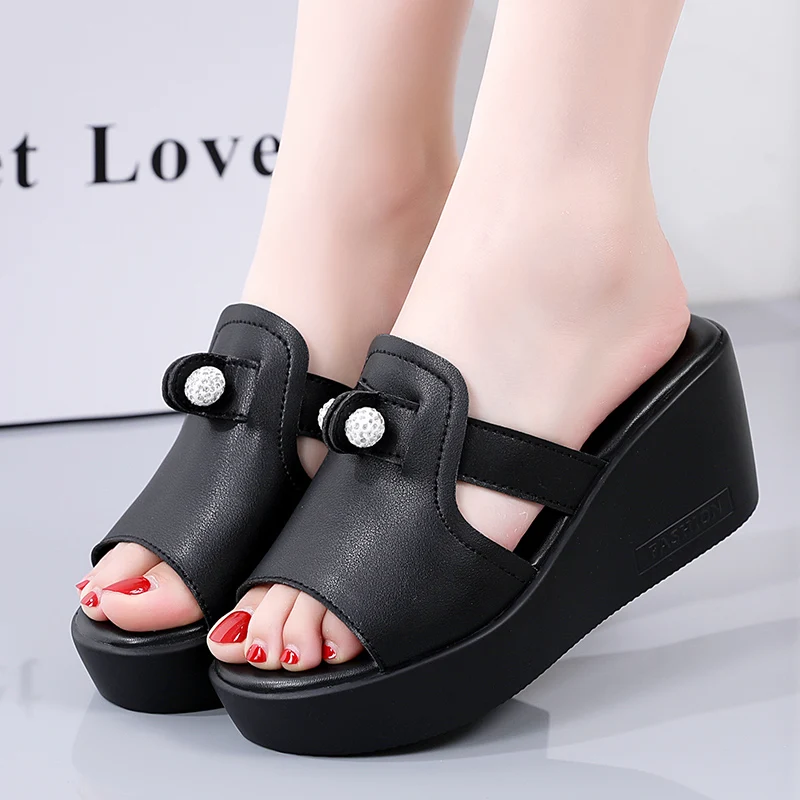 

Women Summer Thick Soled Garden Shoes Outdoor Cool Slippers Women's Height Increasing Home Exposed Toe Cool Slippers 35-41