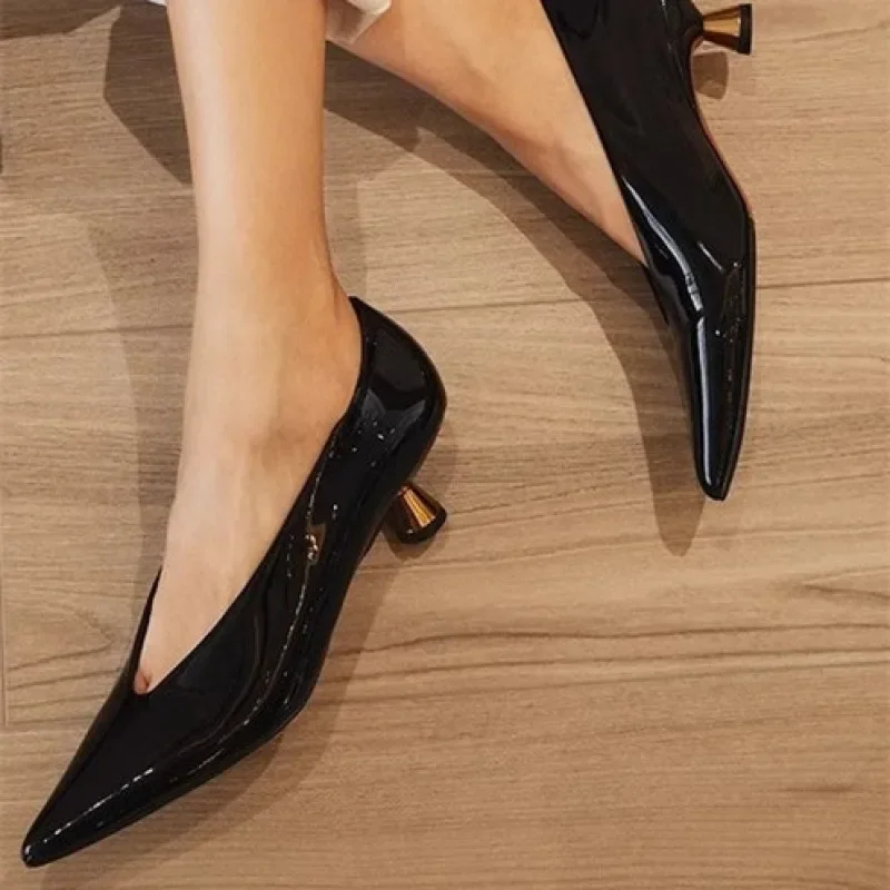 Comemore Heels Pointed Toe Shallow Mouth Retro Granny Shoes Patent Leather Skinny Metal Heel Four Seasons Single Shoes Fashion