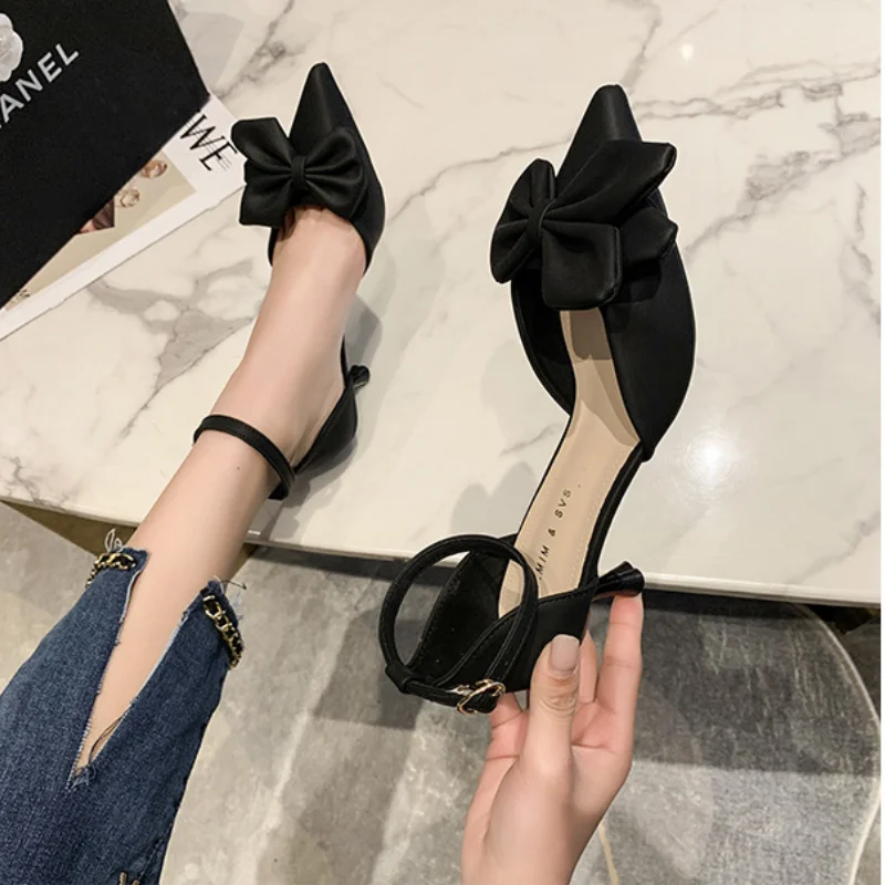 2024 New Summer fashion buckle scarpe da donna comodi sandali con tacco sottile a punta Sexy Baotou Casual bow hollow tacchi alti