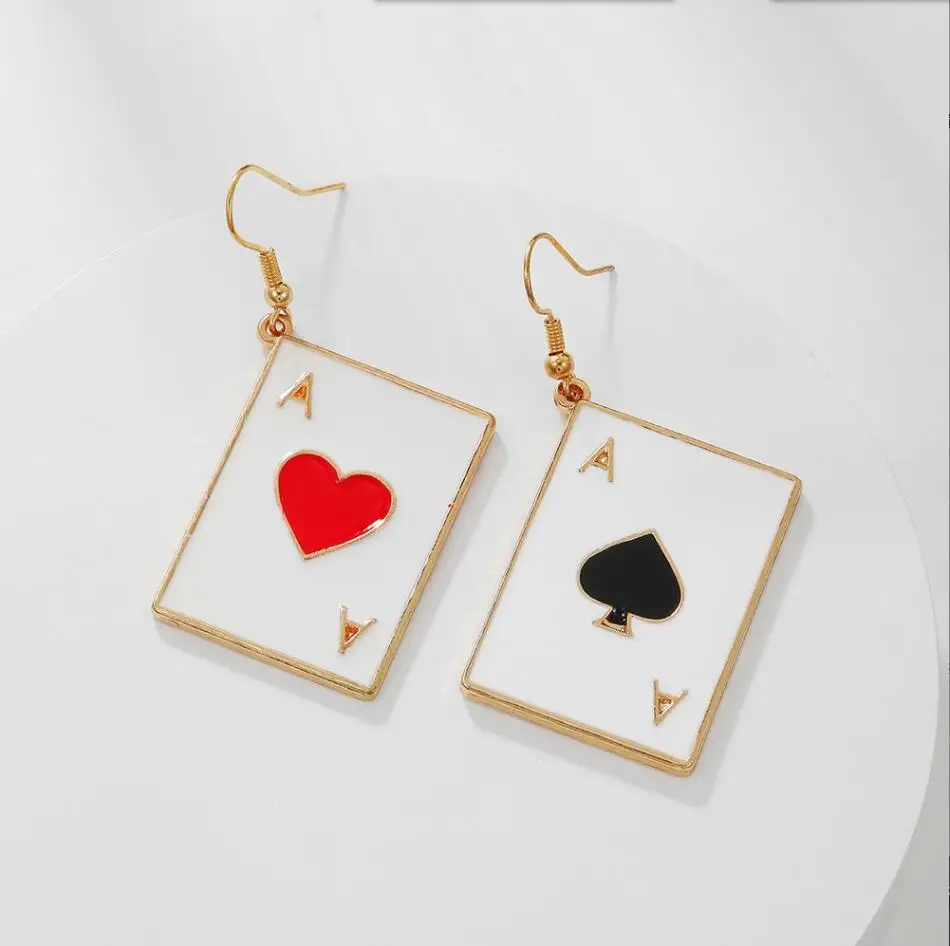 2PCS Creative Poker Heart Spade Card Asymmetric Mini Pendant Earrings Women's Oil Drop Alloy Jewelry Girls Unique Gifts F1910