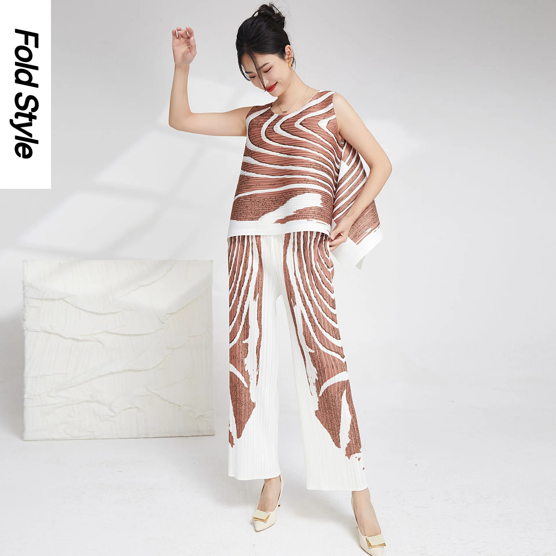 

Three Mansion Folded Set Women's Nine Piece Pants Set Loose Irregular Sleeveless Top Drop Straight Tube Pants Two Piece Set