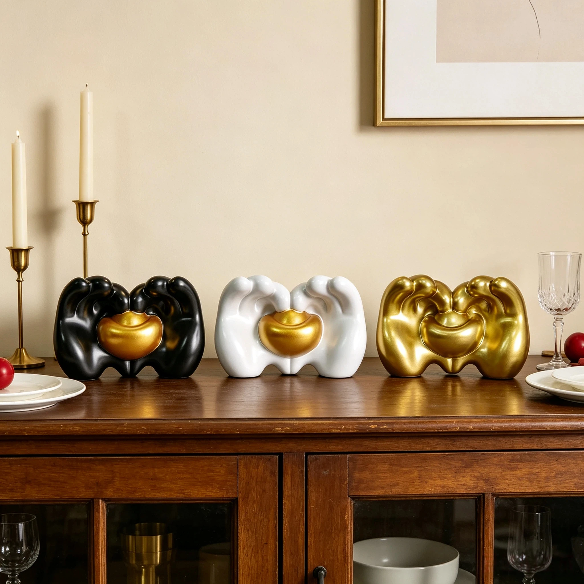 Luxurious Resin Decorative Piece in the Shape of a Heart Holding Ingots, Suitable for Home Entryway, Living Room, Tv Cabinet, Study, Sideboard, and Multiple Other Settings. It Symbolizes Attracting Wealth, Preserving F