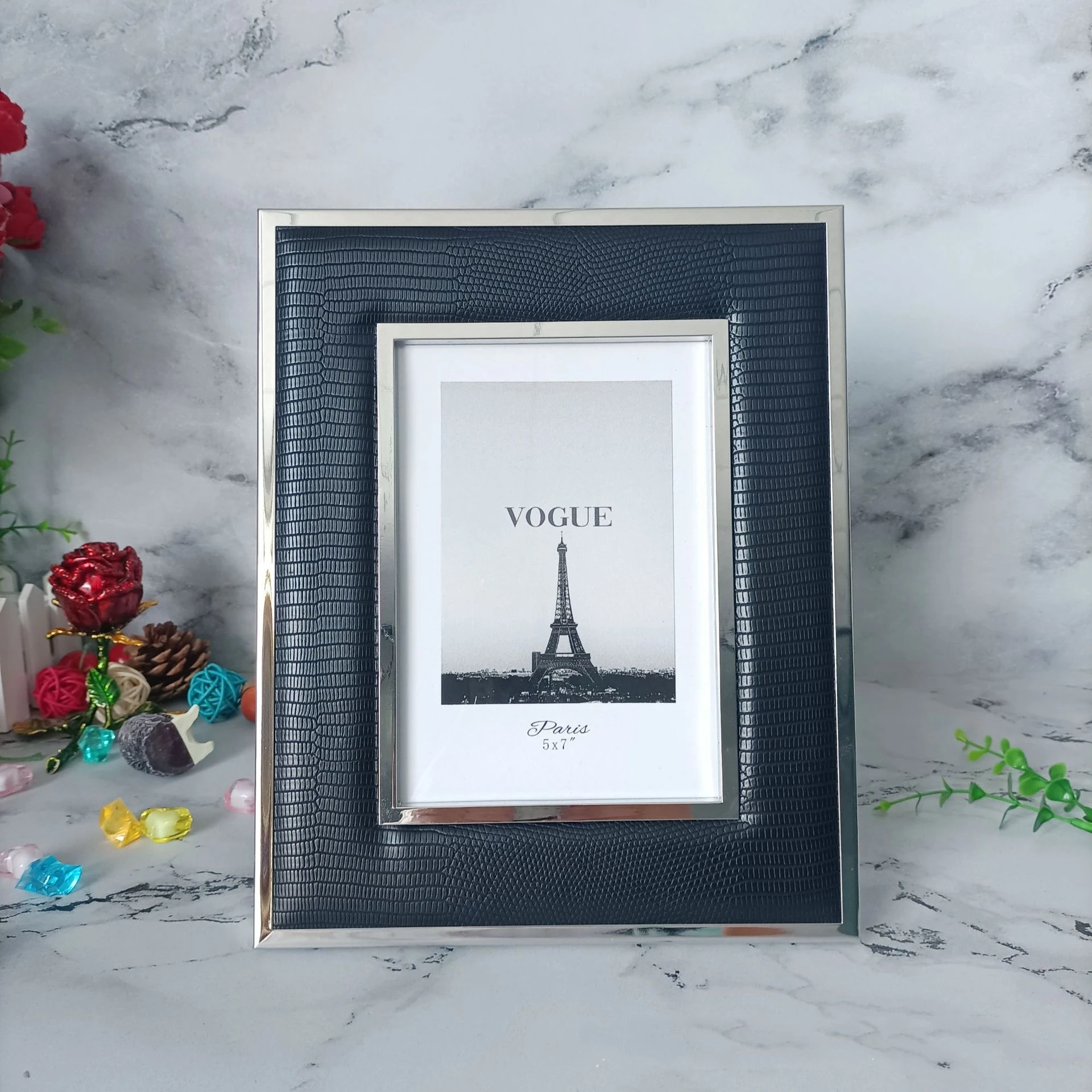 European Decorative Photo Frame, Black and White Leather Metal, Modern and Simple, 6/7 in