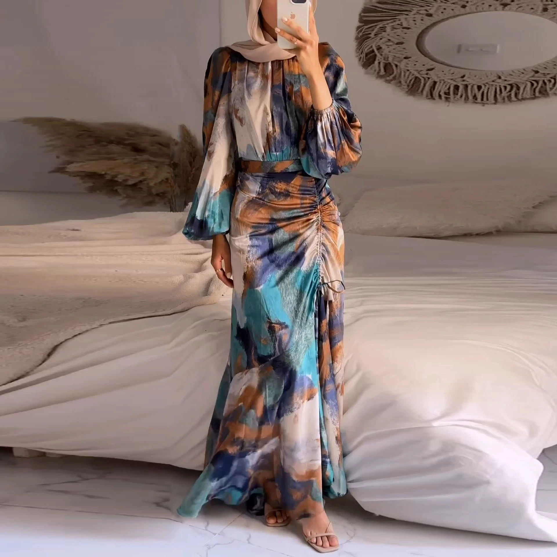 

Middle East Ramadan Morocco Saudi Arabia Luxury Fashion Women's Spring New Fashion Style Graffiti Bubble Sleeve Long Dress