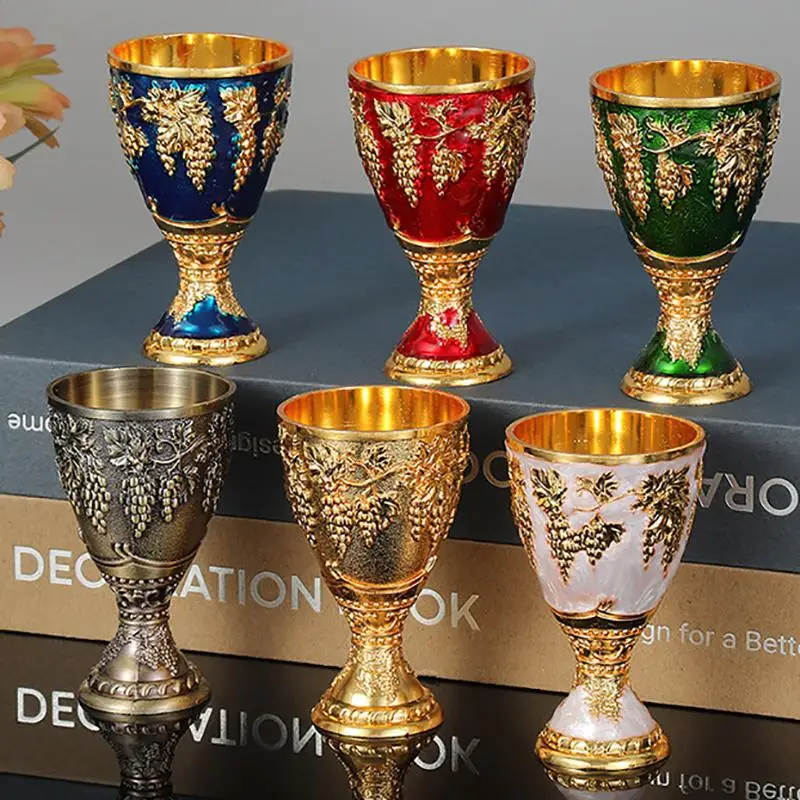 Novo Copo Mini de 30ml para Bebidas Espirituosas, Taça de Vodka, Novos Copos de Licor Estilo Europeu, Cálices de Casamento, Copo de Licor Vermelho Retrô em Liga