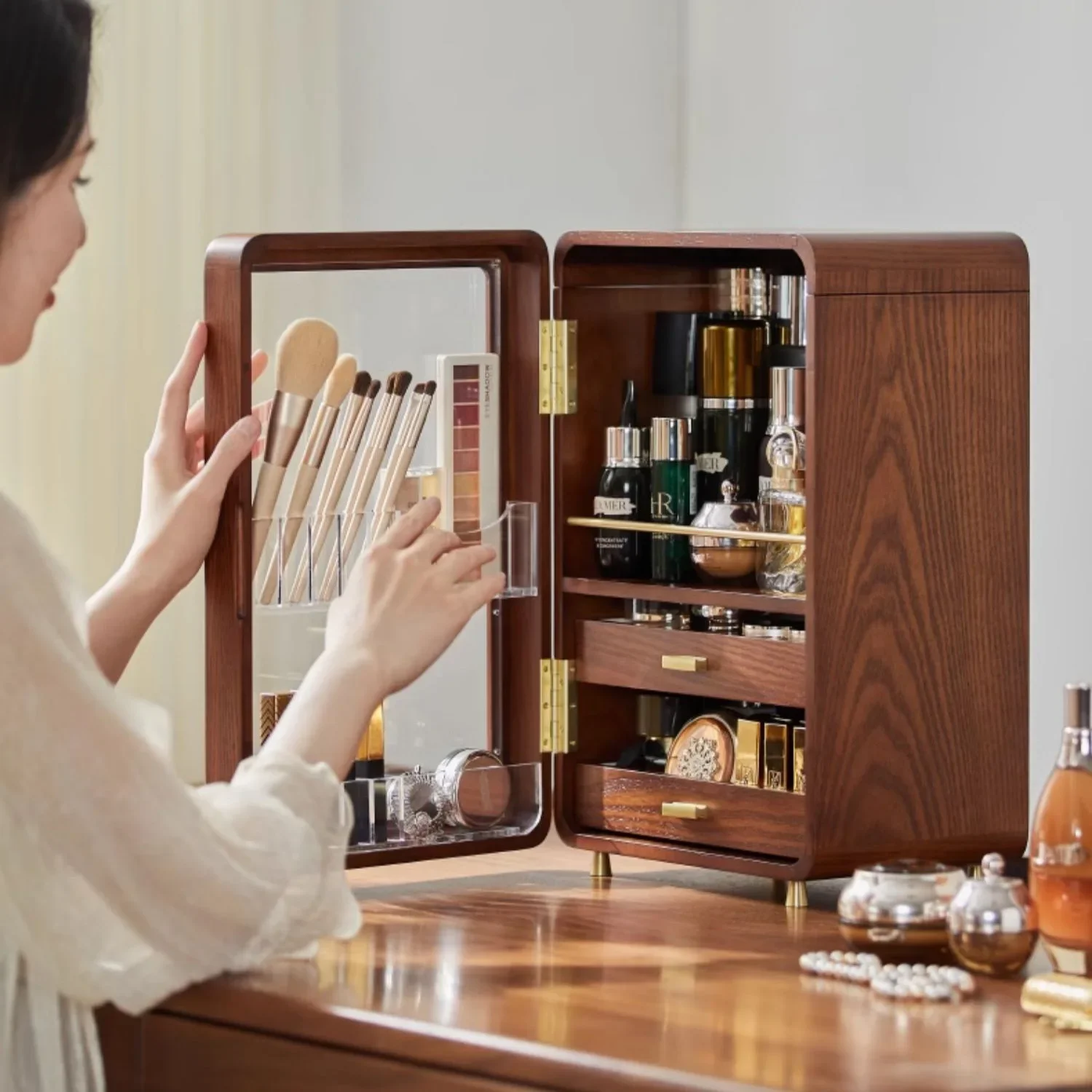 Cosmetics Storage Box Desktop Cosmetic Case Dust-proof Multifunctional High-end Dresser Skin Care Cosmetics Box