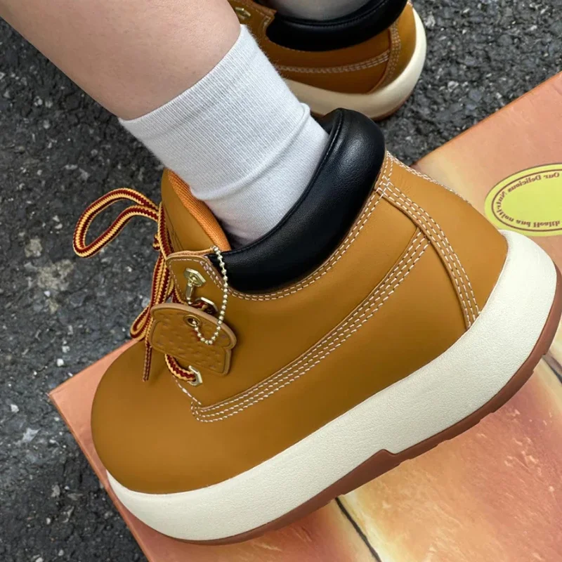 Sapatos de skate de sola grossa para mulheres, botas de plataforma redonda, tênis casual com renda, marca de luxo, amarelo, nova moda, 2024