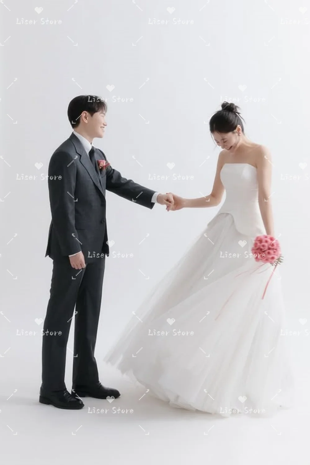 Liser Elegant Sleeveless Strapless Wedding Dress A-line Floor-Length Korea Wedding Dress Photo Shoot Net Satin 웨딩드레스 Customized