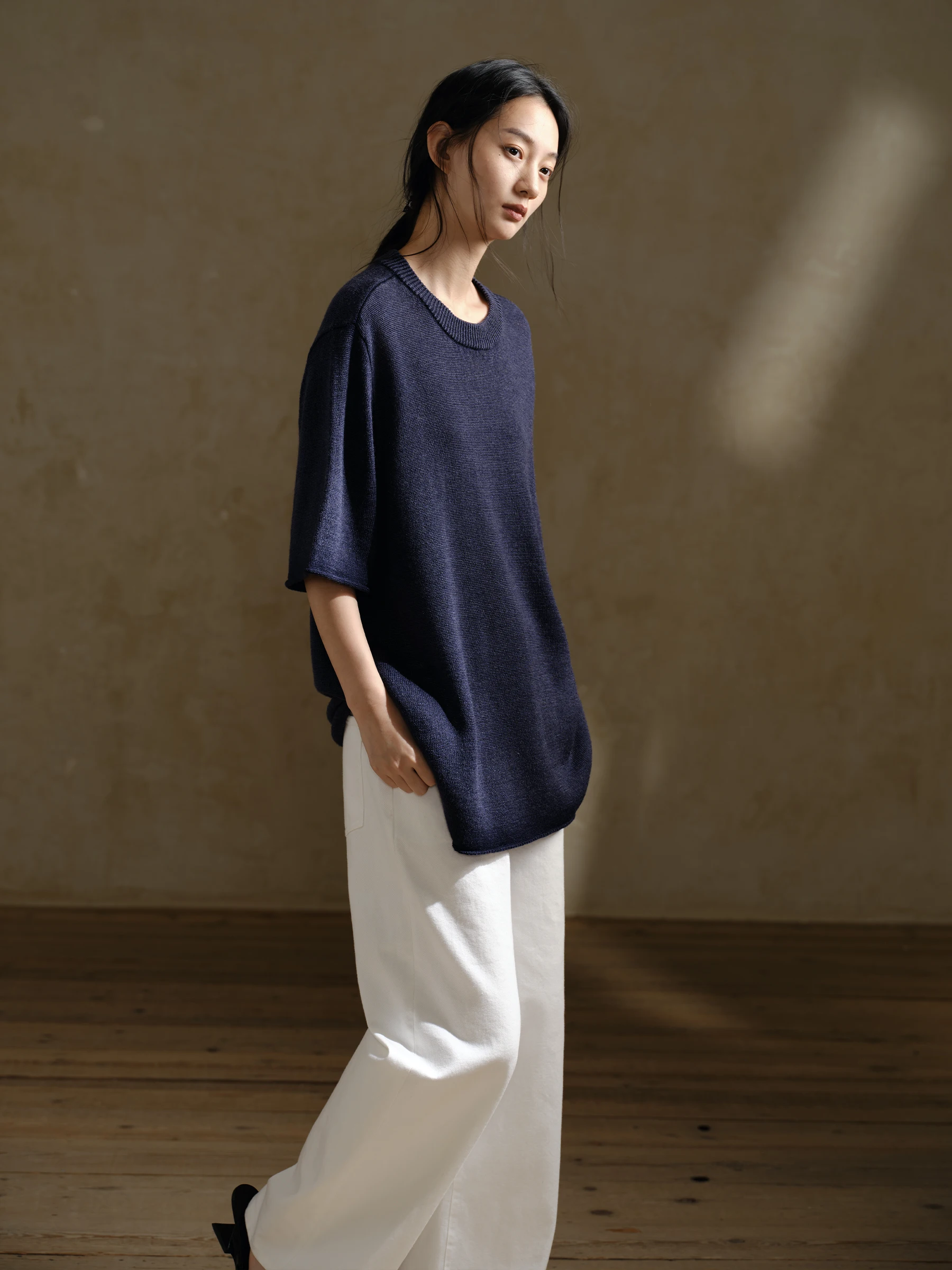 

Retro Aged Full Wool Loose Knitwear Half Sleeve Silhouette Soft round Neck Pullover for Women Commuse Memory Early Autumn