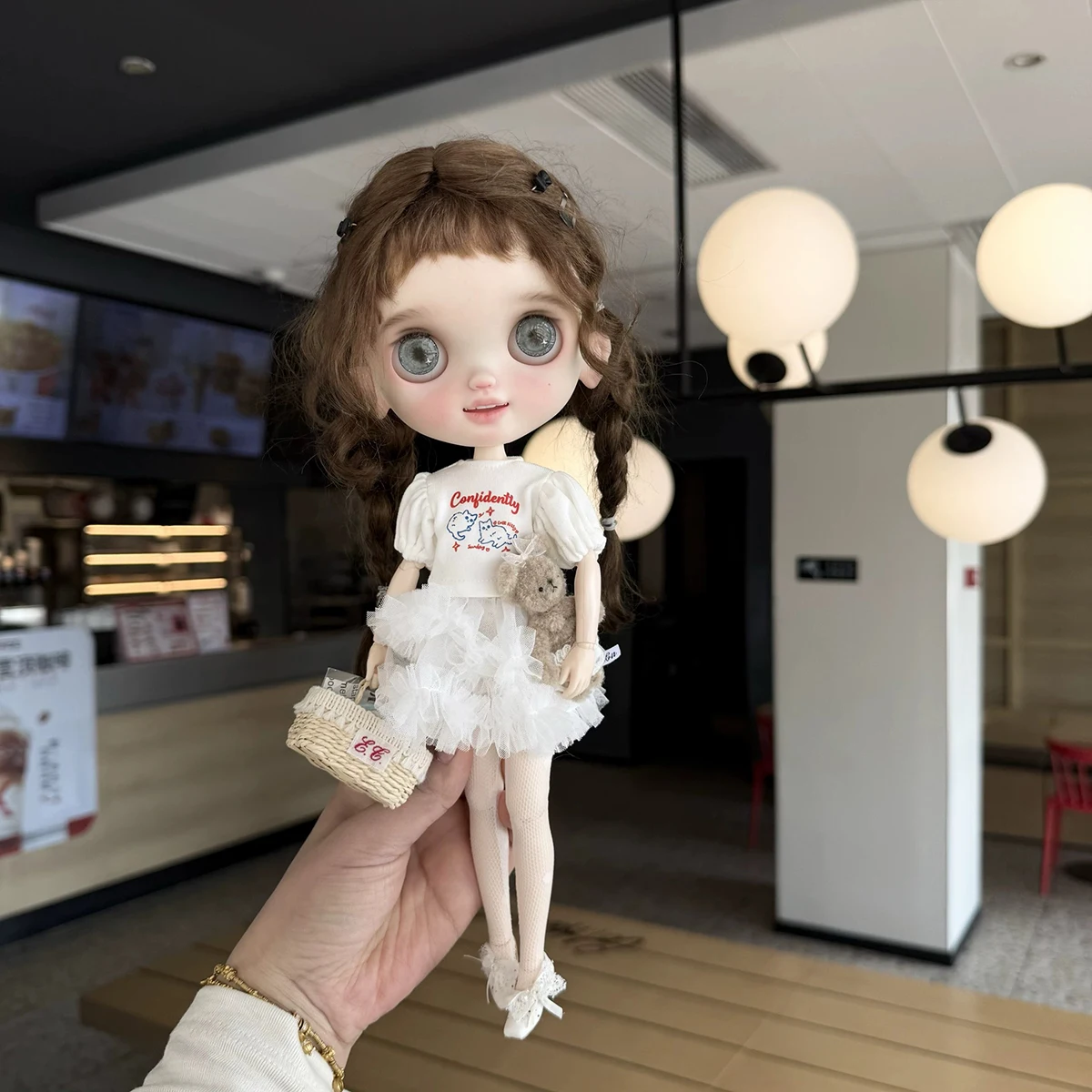 

Аксессуары для кукол Blyth, 30 см: белая футболка с пышными рукавами и принтом котенка + многослойная пышная юбка из тюля для куклы Blyth OB24