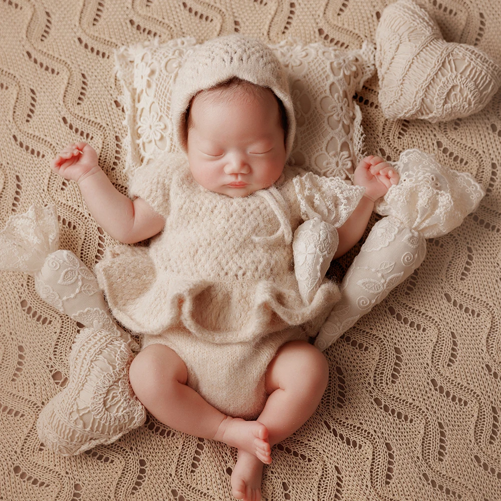 

0-1 Month Newborn Photography Props Boho Theme Knitted Costume with Matching Hat Baby Girl Bow Headband and Heart Toy for Shoot