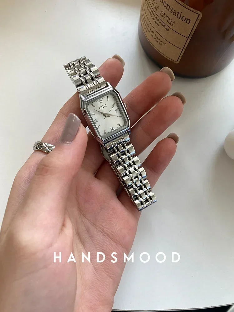 Montre à Quartz Coréenne Personnalisée et Polyvalente pour Femme, Chaîne Carrée Populaire, Argent