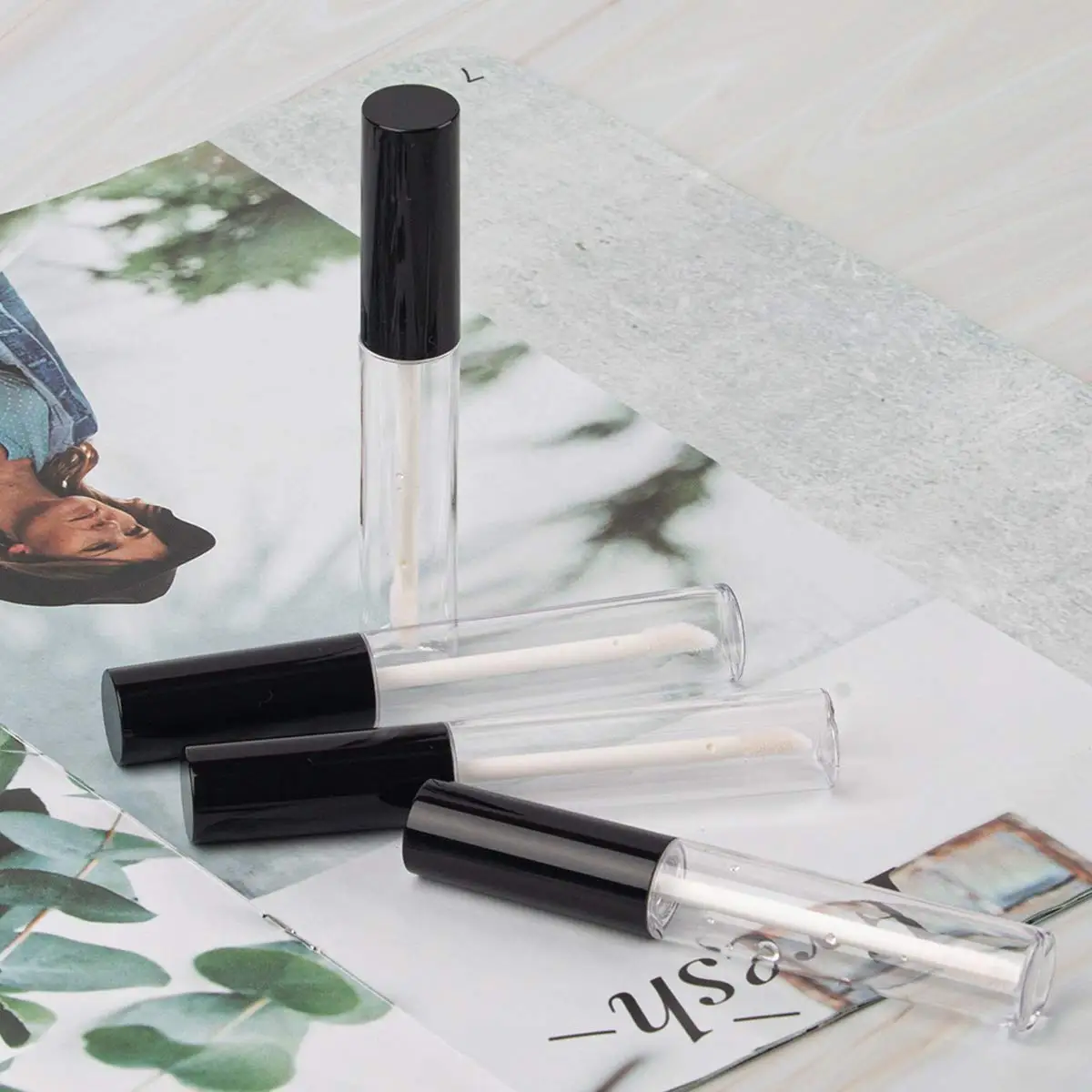 หลอดลิปกลอสเปล่าขนาด 10 มล. จำนวน 10 ชิ้น พร้อมแปรง, ขวดลิปบาล์มแบบเติมได้, ภาชนะตัวอย่างลิปสติก และกรวย