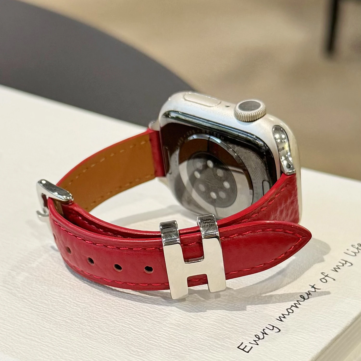 

High aesthetic lychee patterned cowhide strap for Apple Watch S10 46 45-38mm female strap for iwatch Ultra 49 universal 18/20/22