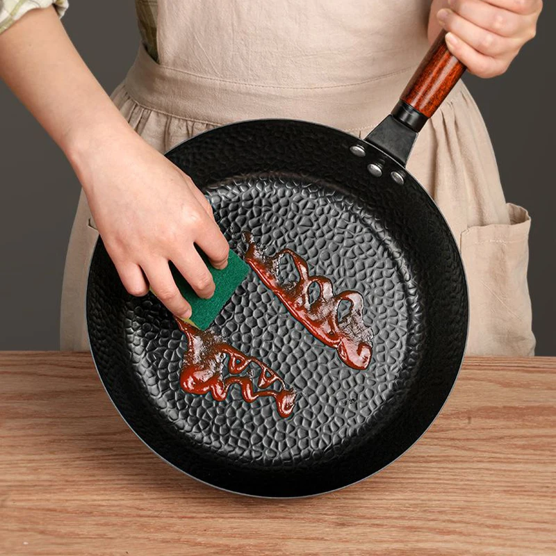 Iron Wok Home Frying Pan 28cm Chinese Wok Cookware Pan Omelet Pan Breakfast Steak Frying Pan for Gas and Induction Cooker