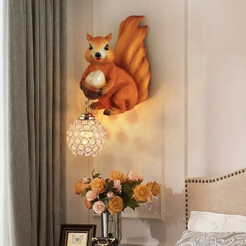 Creative Cute Squirrel Design Wall Lamps Vintage Resin LED Lights Living Dining Bedroom Bedside Home Decoration Lighting