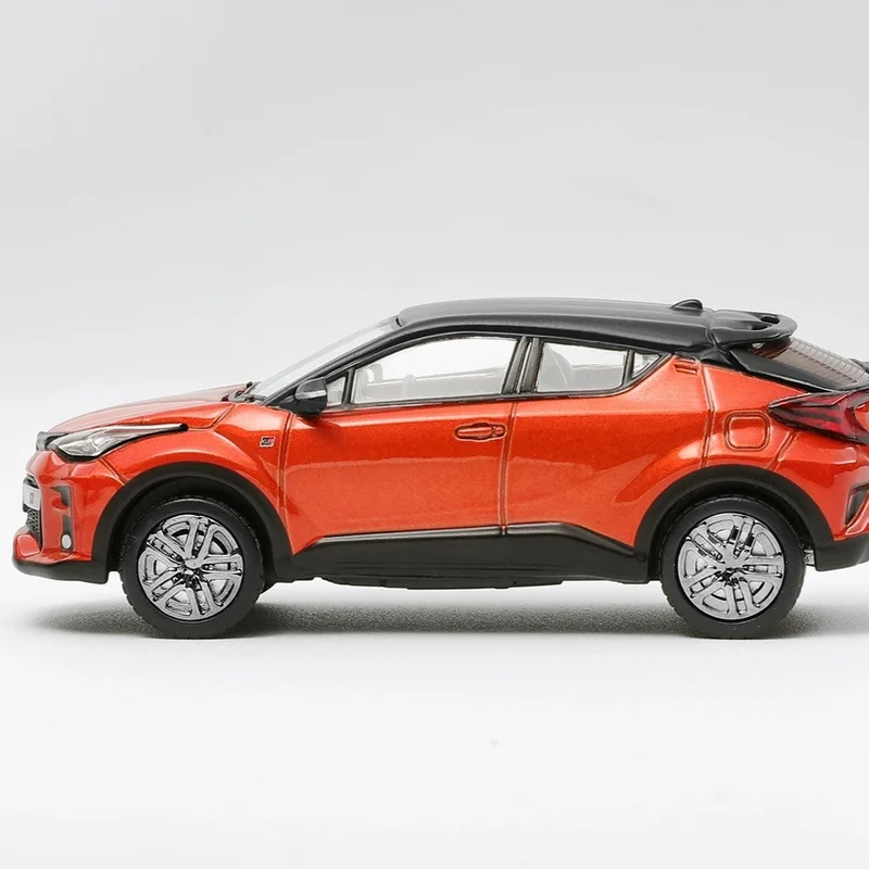 1:64 DCT Toyota C-HR GR Sport Hybrid Mk1 Diecast Model Car in lega SUV in miniatura per collezionisti adulti Ideale regalo di Natale per ragazzo