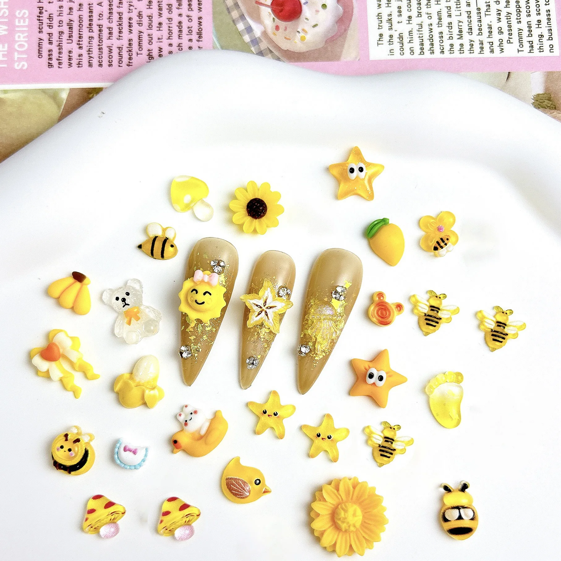 20 piezas de abalorios de resina para uñas, serie amarilla mixta, flores 3D, cinta, osos, sol, abejas, estrellas, piezas, decoración de uñas, accesorios bonitos para uñas