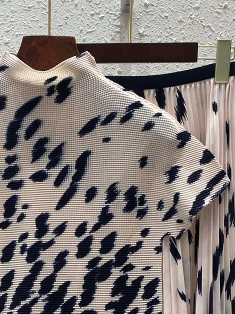 Moda temperamento plissado duas peças define feminino 2022 verão gola de manga curta estampa leopardo camiseta + saia joelho-comprimento