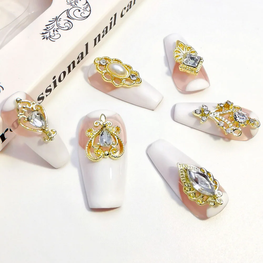 10 Pcs/lot 3D Alloy Nail Art Rhinestone Luxury Retro Baroque Design Nail Jewelry Hollow Lace Decorations Gold/Silver Charms