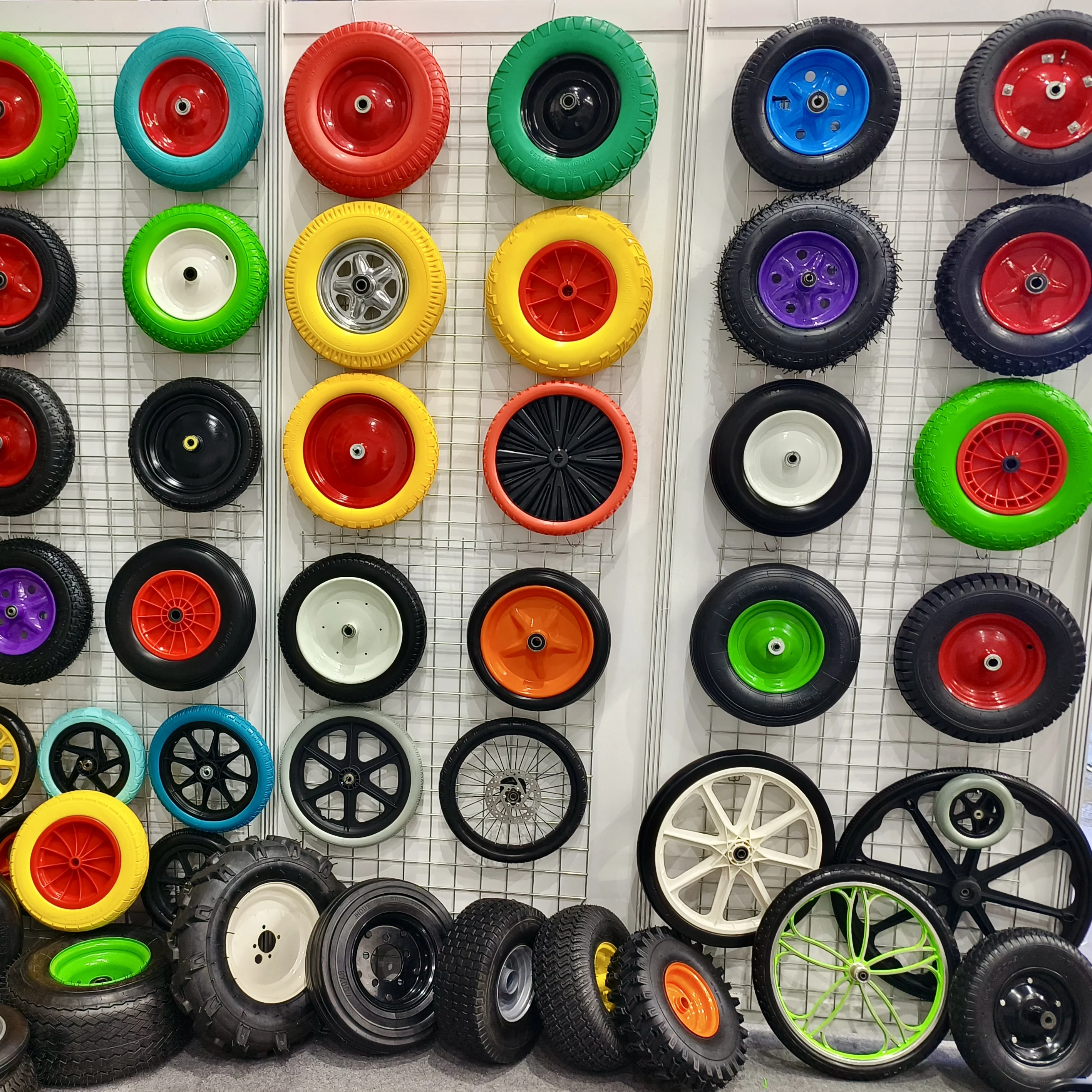 Pneu sem plano de 13 polegadas 13x5.00-6 Roda sólida de espuma PU para carrinho de mão de cortador de grama