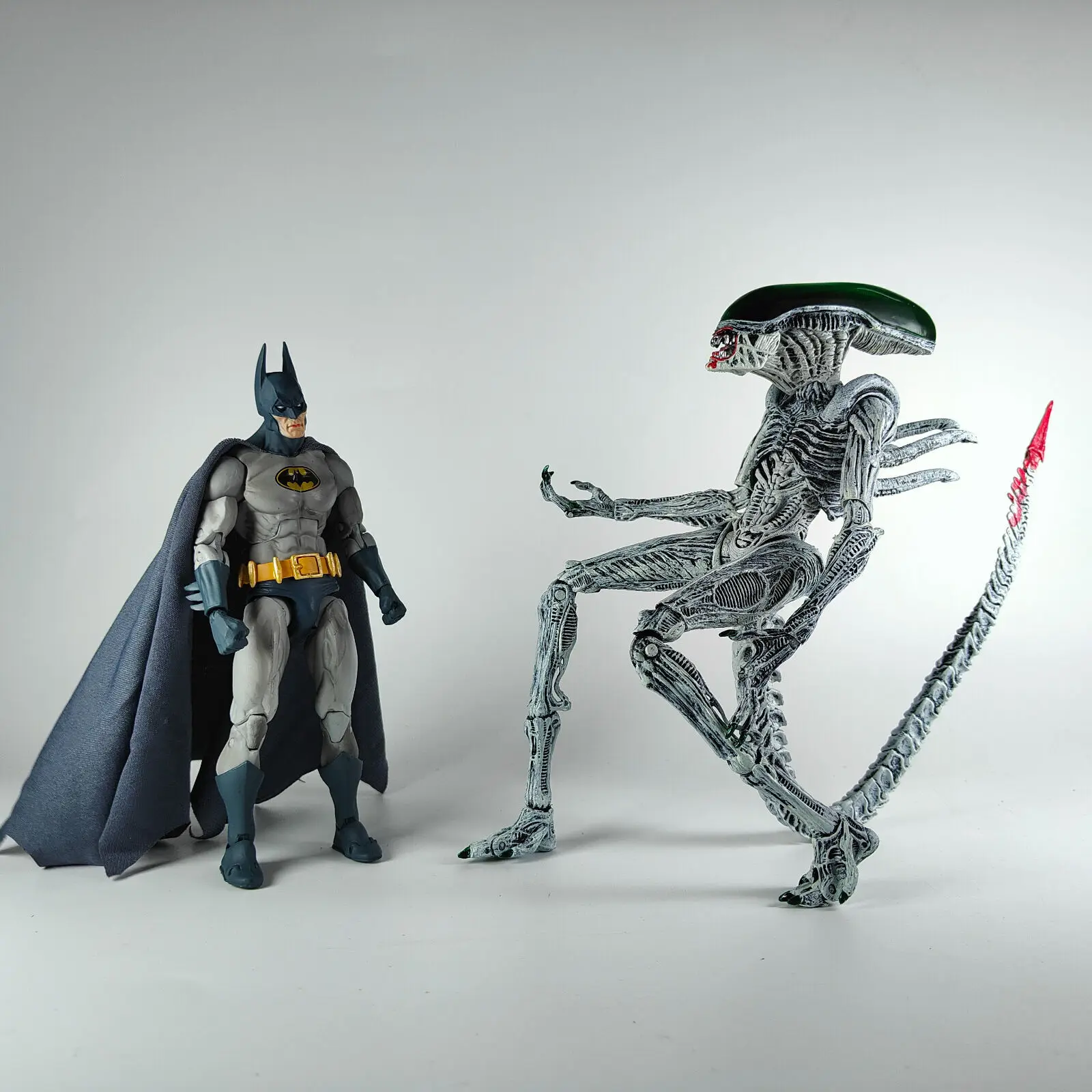 2pcs Anime Batman Superman VS Alien Xenomorph NYCC Action Figure NECA Supermen Batman Figure Collectible Model Toys Gifts