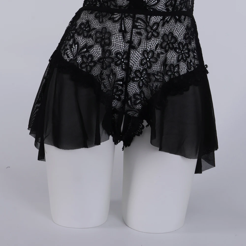 ملابس داخلية مثيرة وساحرة، بذلة برباط شفافة من الدانتيل الأسود، ثوب نوم رومانسي مفتوح المنشعب بدون تأخذ