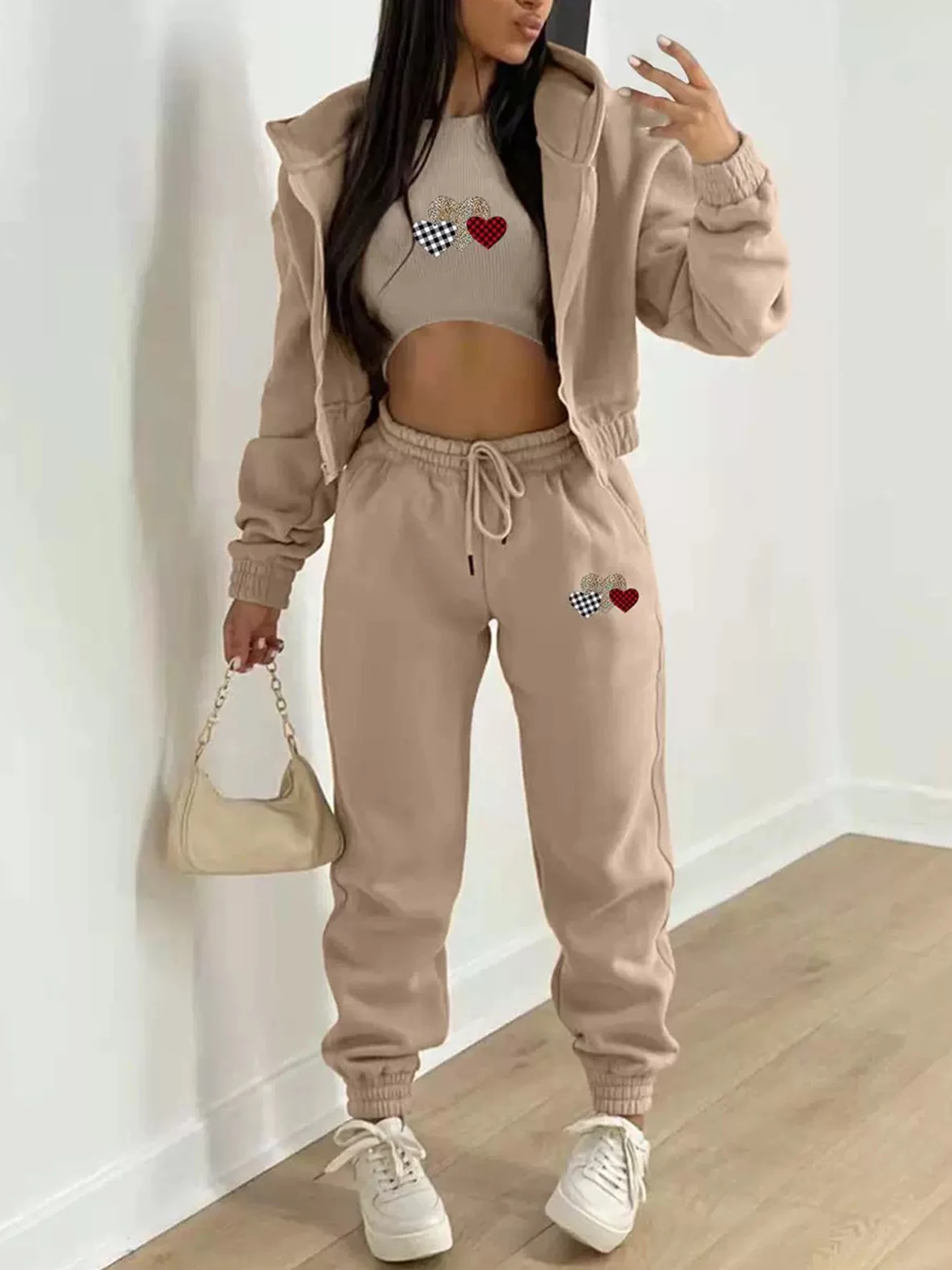 

Women's New Arrival Fleece Heart Print Sporty Casual Three-Piece Set, Machine Washable, Suitable for Fall and Winter Seasons