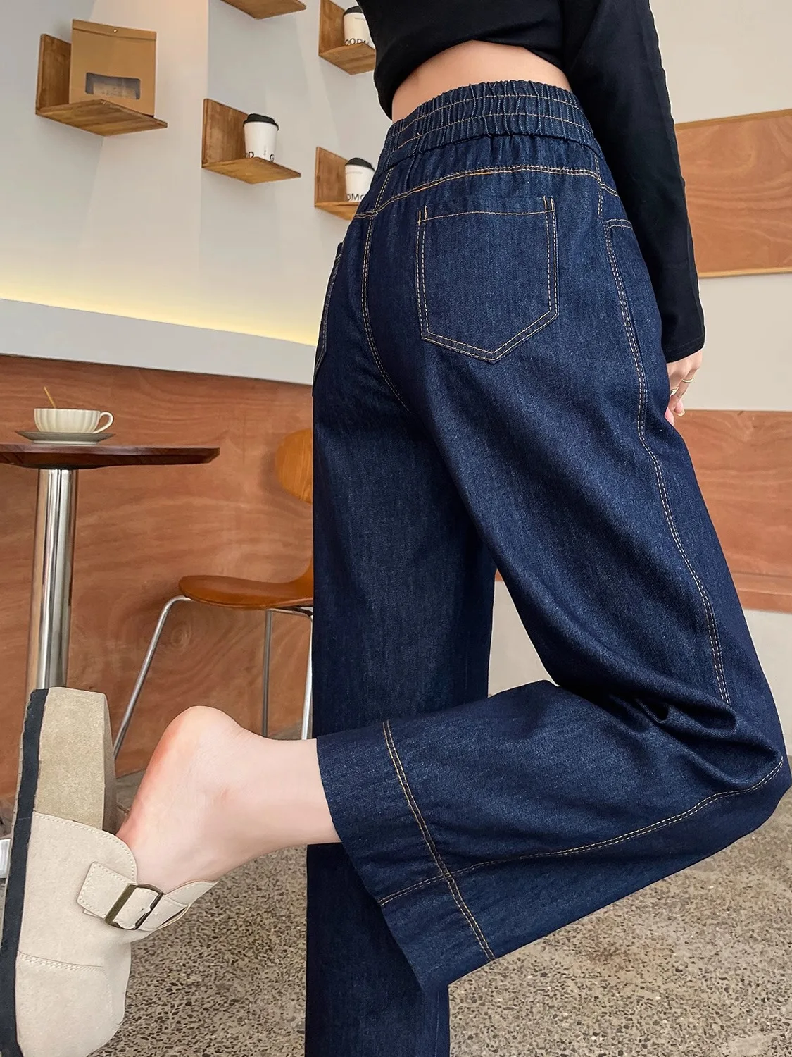 بنطلون جينز نسائي واسع الساق بمقاسات كبيرة، لون أزرق داكن، خصر مطاطي عالي، قصة ضيقة مستقيمة #3