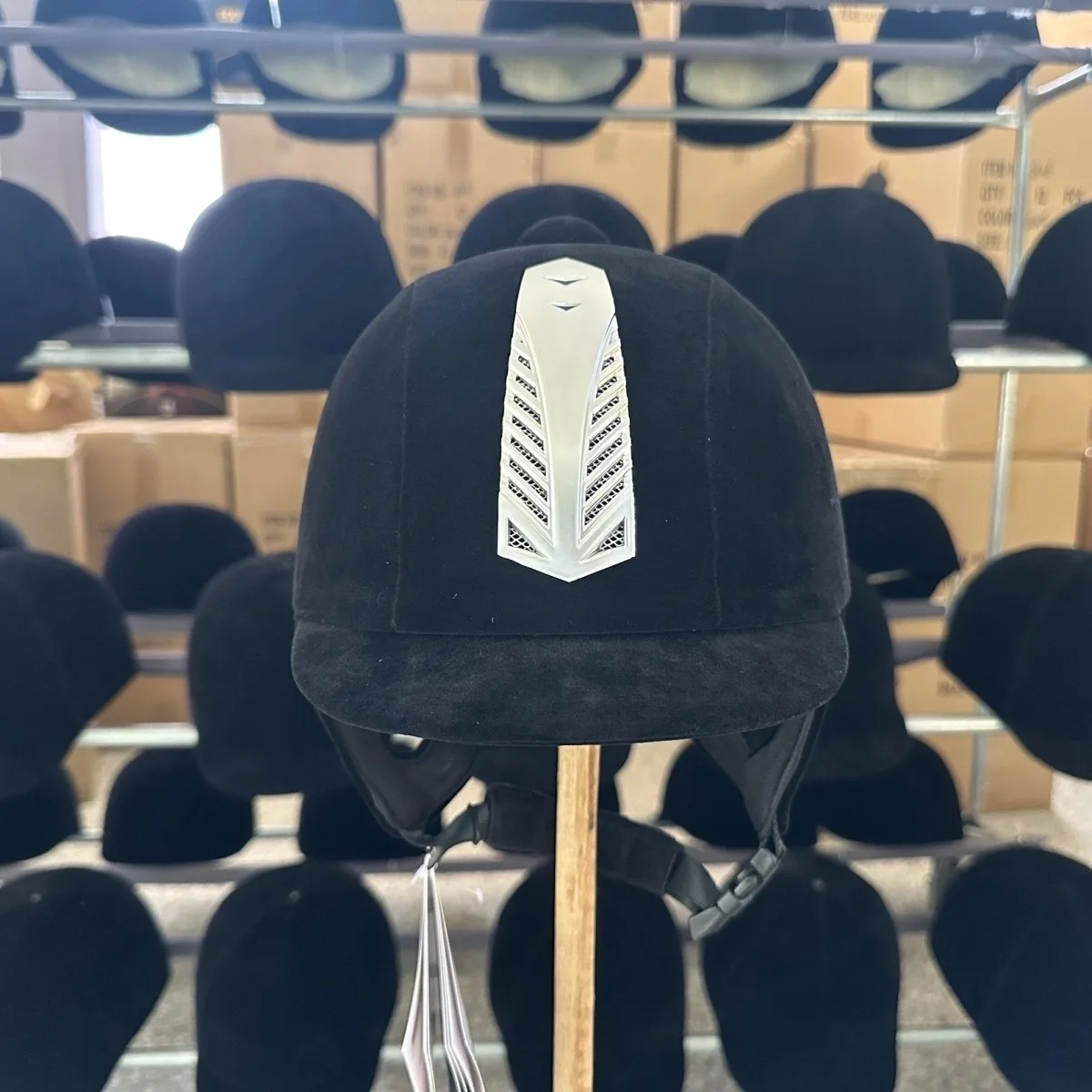 casque-d'equitation-de-style-britannique-casque-de-securite-pour-cavalier-en-velours-noir-equipement-de-protection-pour-le-saut-d'obstacles-et-l'equitation-reglable