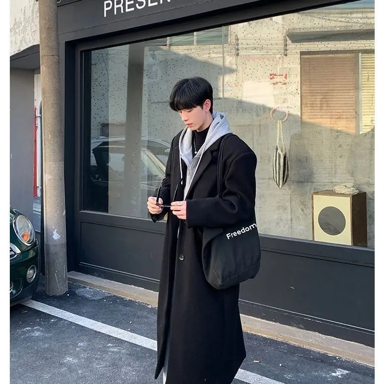 

Мужское пальто из шерстяной смеси, асимметричное, неравномерное, с асимметричным кроем, одностороннее, неравномерное, несимметричное, неоднородное, неравномерное по длине, неравномерное по толщине, неравномерное по цвету, неравномерное по текстуре