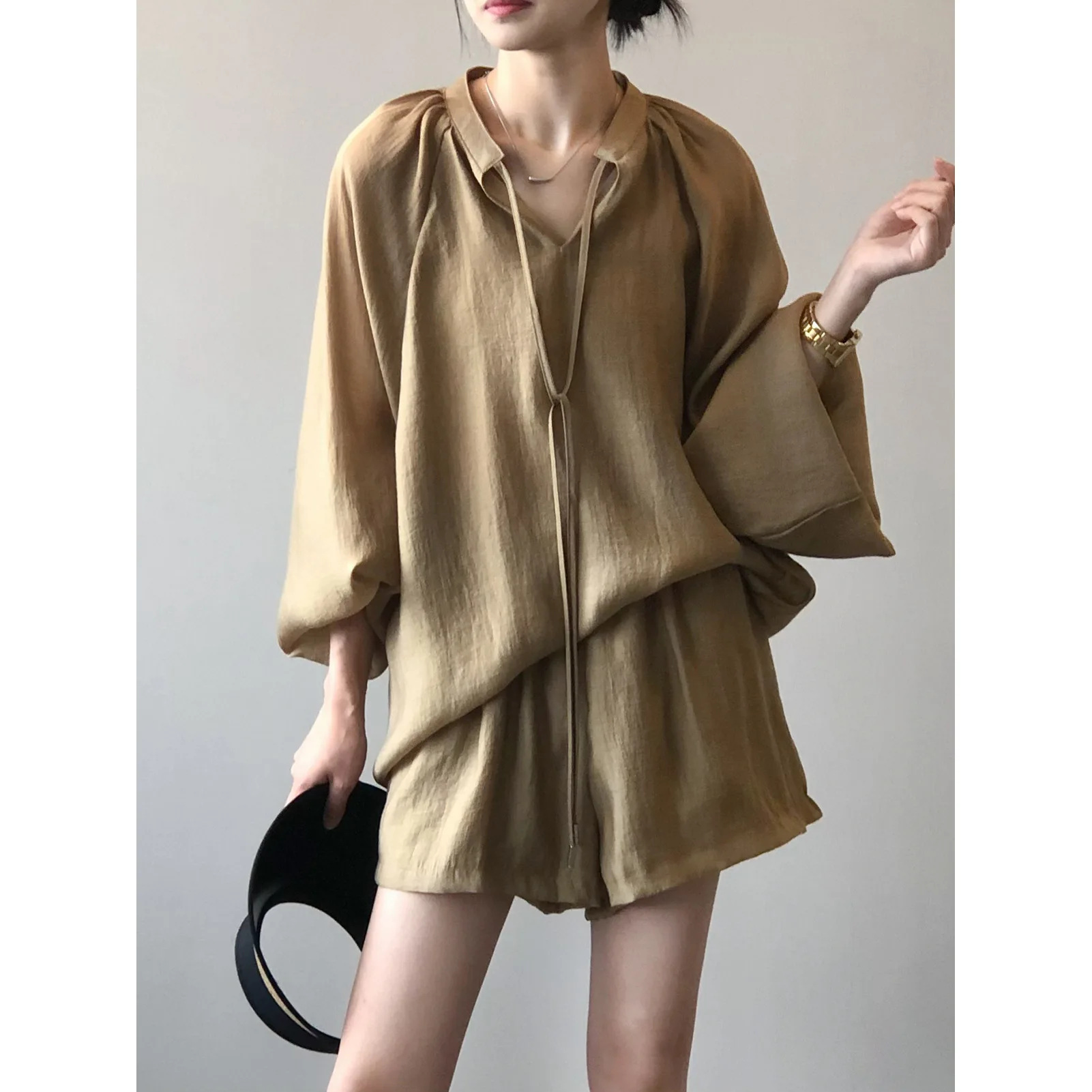 

Casual lace up sun protection set for women's spring and summer fashion long sleeved women's shirt, wide leg shorts 2025 new