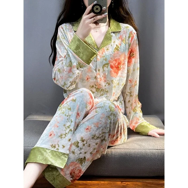 Ms. Autumn and Winter New Style Long Sleeve Can Be Worn Outside Home Dress Sweet Set Advanced Light Luxury Canary Velvet Pajamas