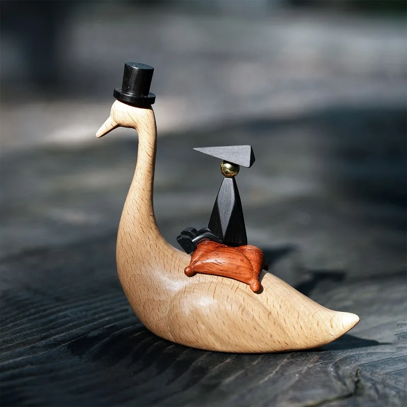 

Luxury Creative Swan Hat Ornament, Solid Wood Art Desktop Decoration Living Room Entryway Home Decor