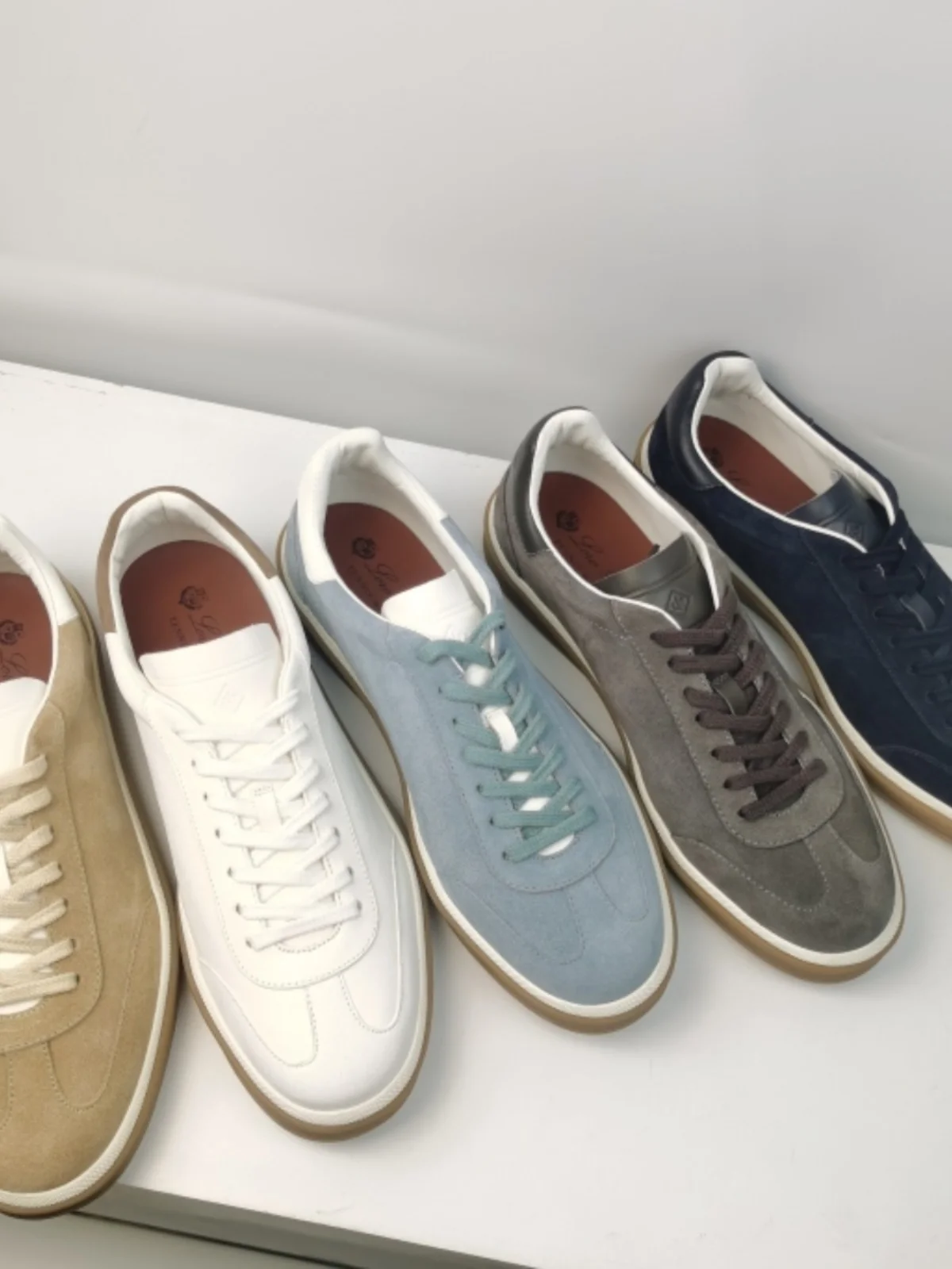

Ретро LP2025 New Couple Code German Training oes Flat Thi Bot Laceed Casual Board oes Мужские женские белые кроссовки