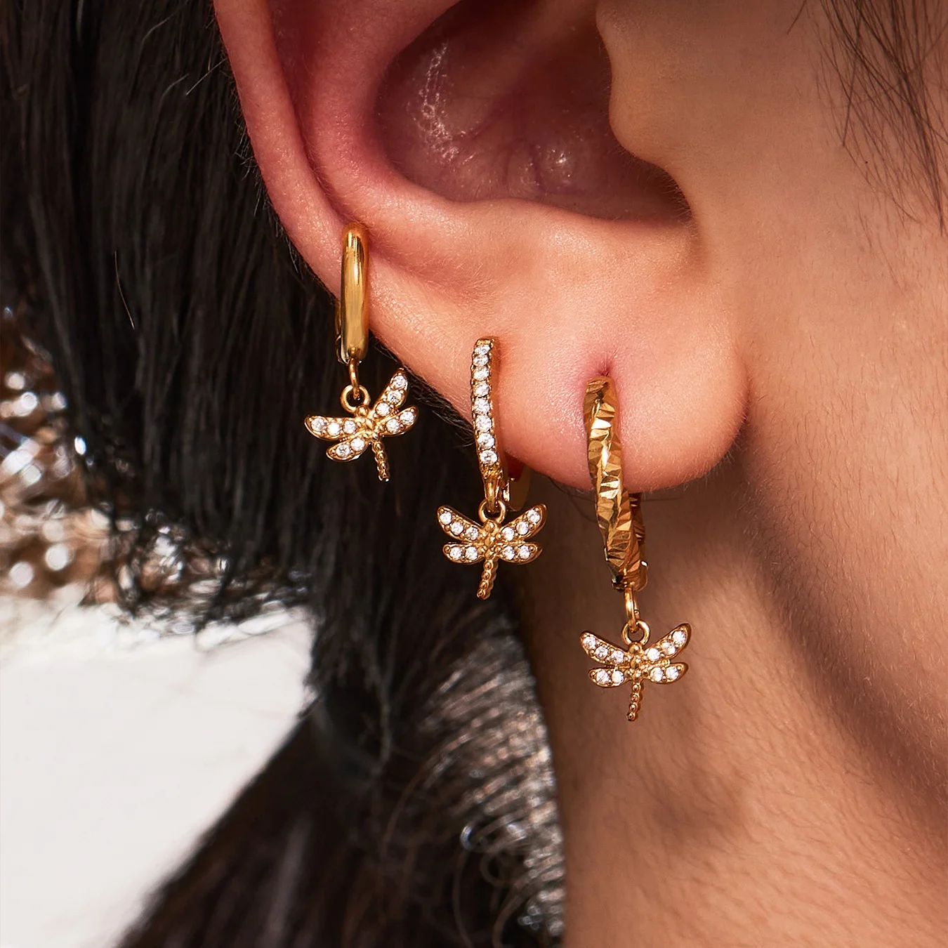 

Stainless steel gold hoop earrings with crystal dragonfly charm hammered twisted huggie dangle jewelry hypoallergenic gift