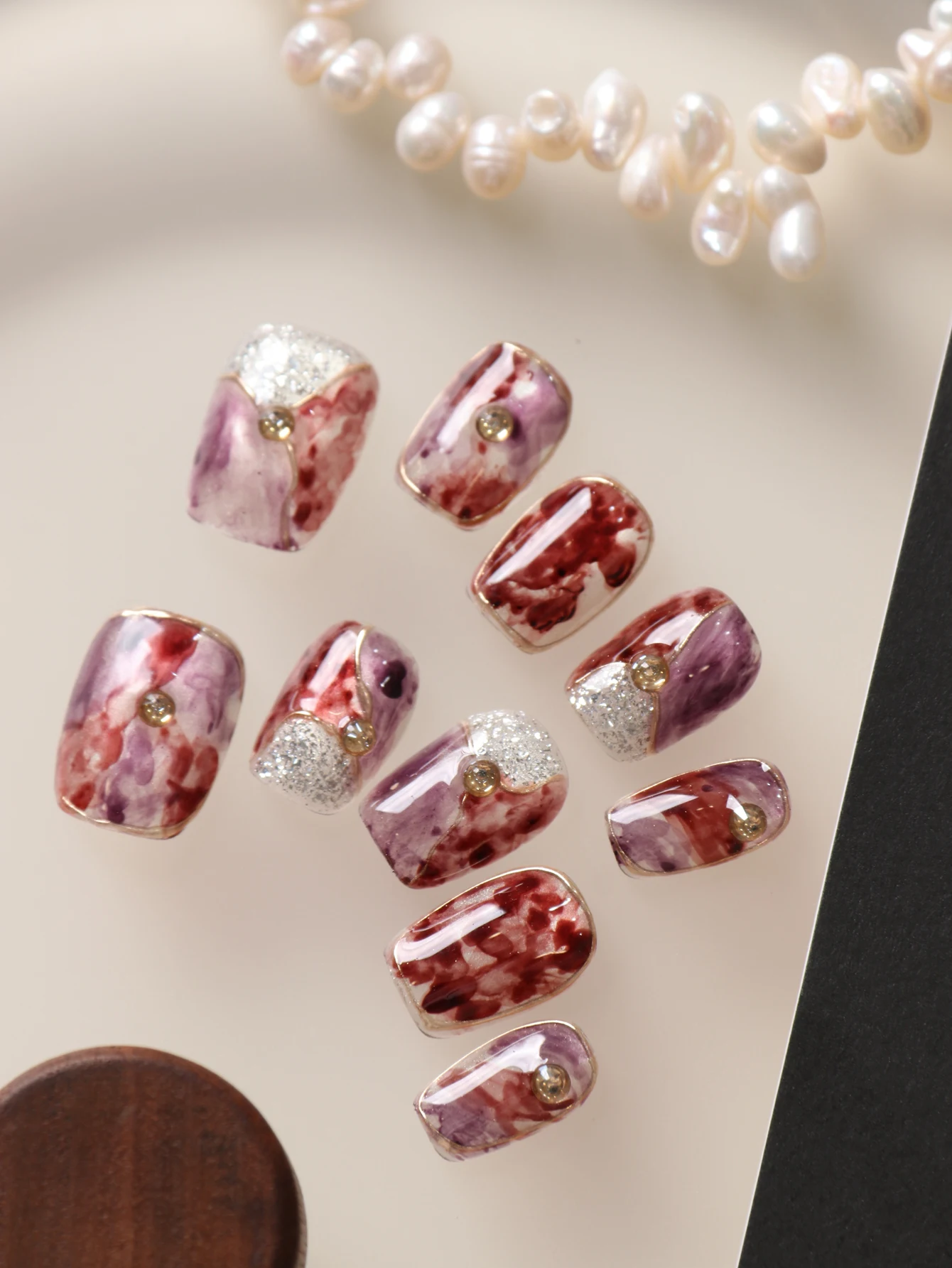 10 Stück Press-on-Nägel, künstliche Nägel, kurz, lila, Halation, Faux Ongles, handgefertigt, inklusive 1 Blatt Klebestreifen und 1 Mini-Feile