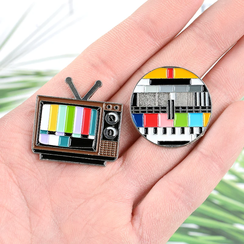 No Signal Enamel Pin Custom Old-school TV Screen Brooches for Shirt Lapel Bag Creative Badge Funny Jewelry Gift for Kids Friends